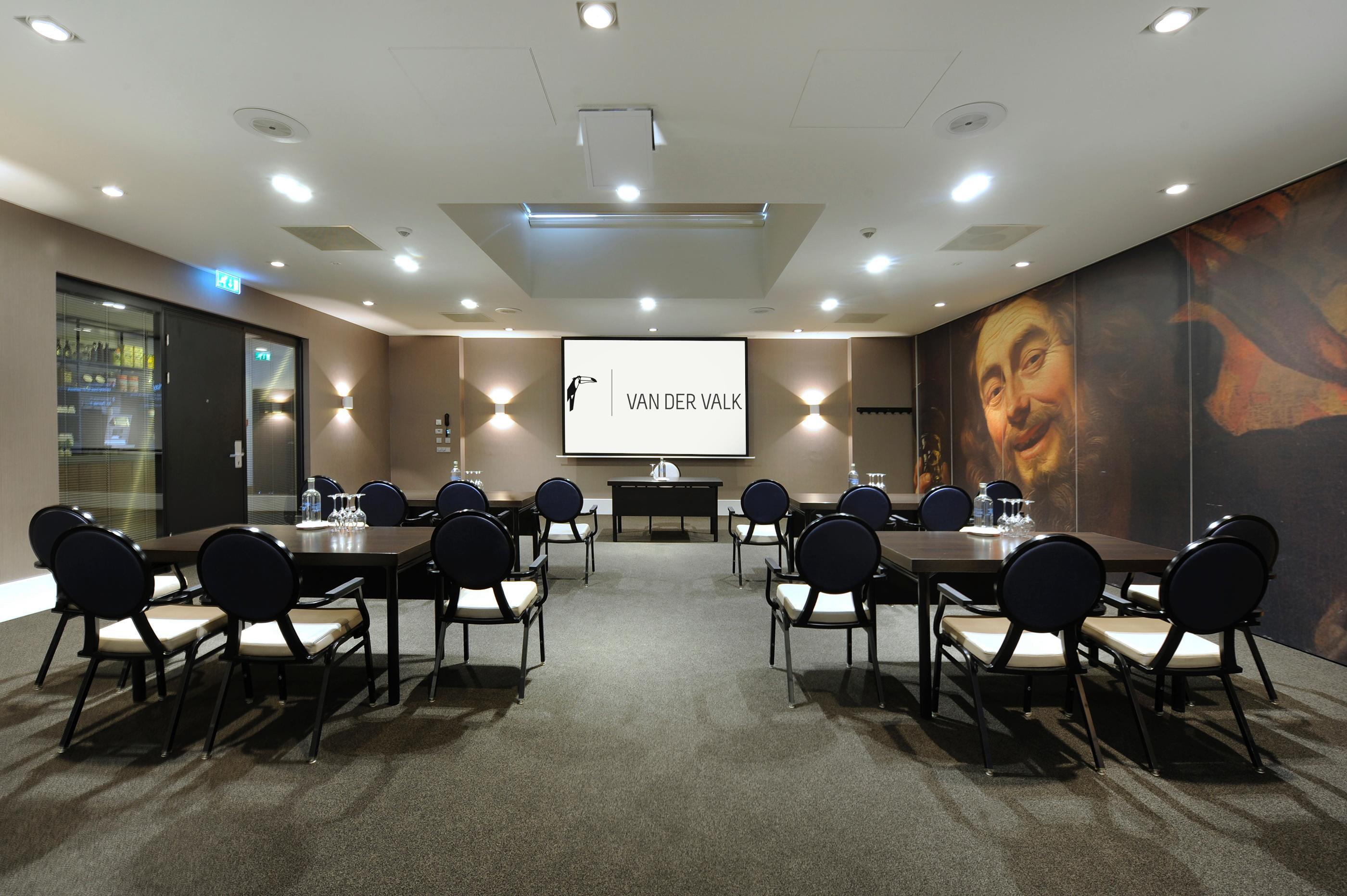 Hotel Der Valk 4*