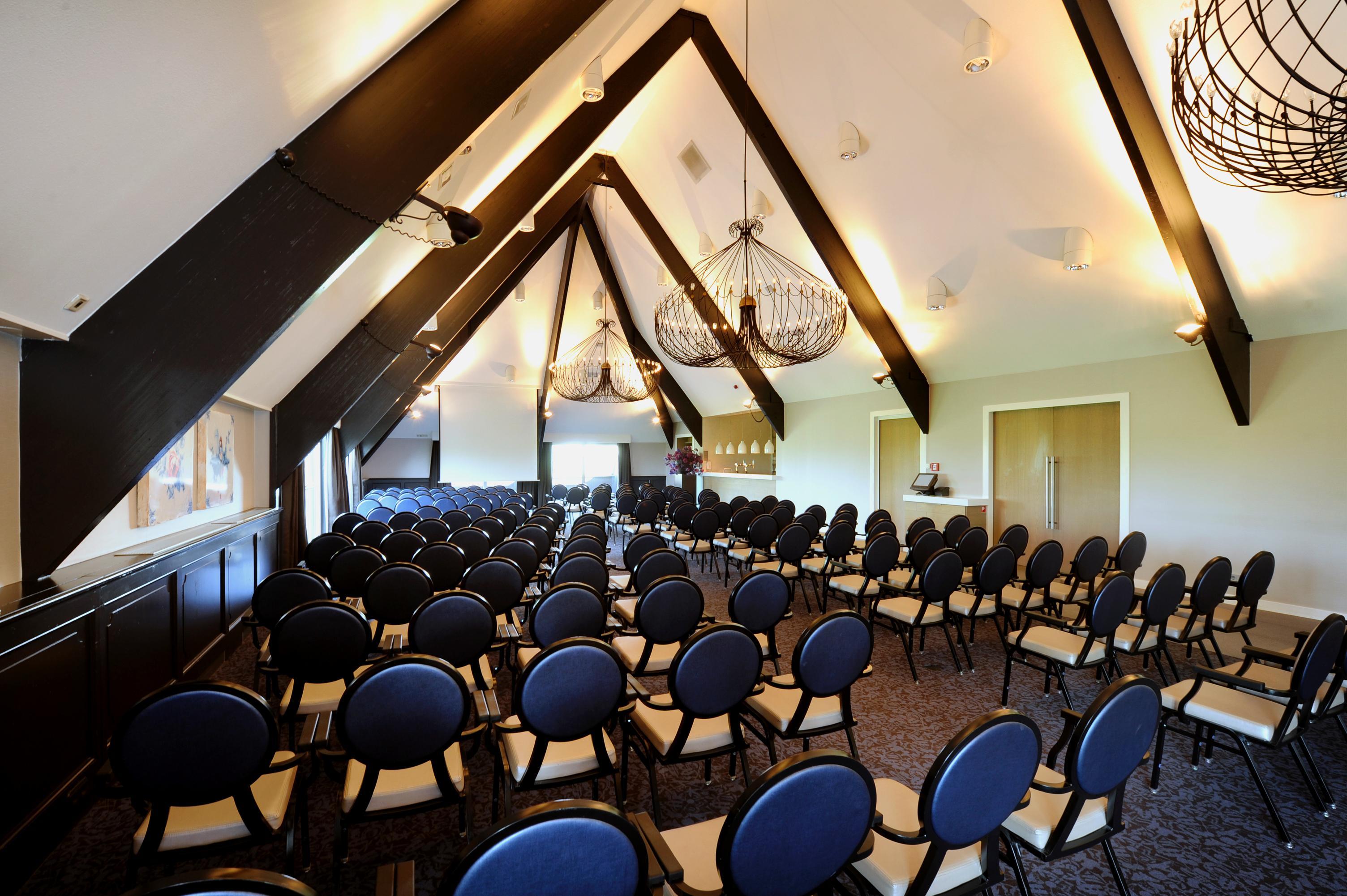 Der Valk Hotel 4*